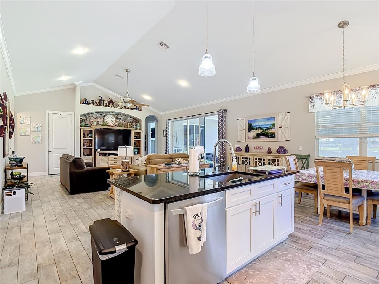 108 Oak Knolls Circle , Sebring, FL 33876 Photo