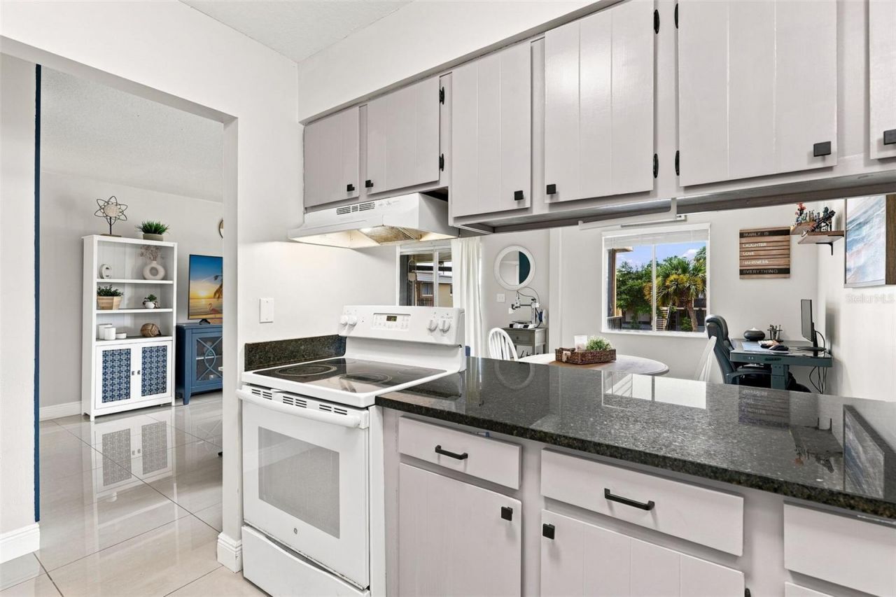 1000 Lake Of The Woods Boulevard , Unit B202, Fern Park, FL 32730 Photo