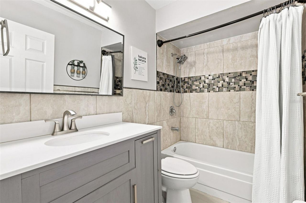 1000 Lake Of The Woods Boulevard , Unit B202, Fern Park, FL 32730 Photo
