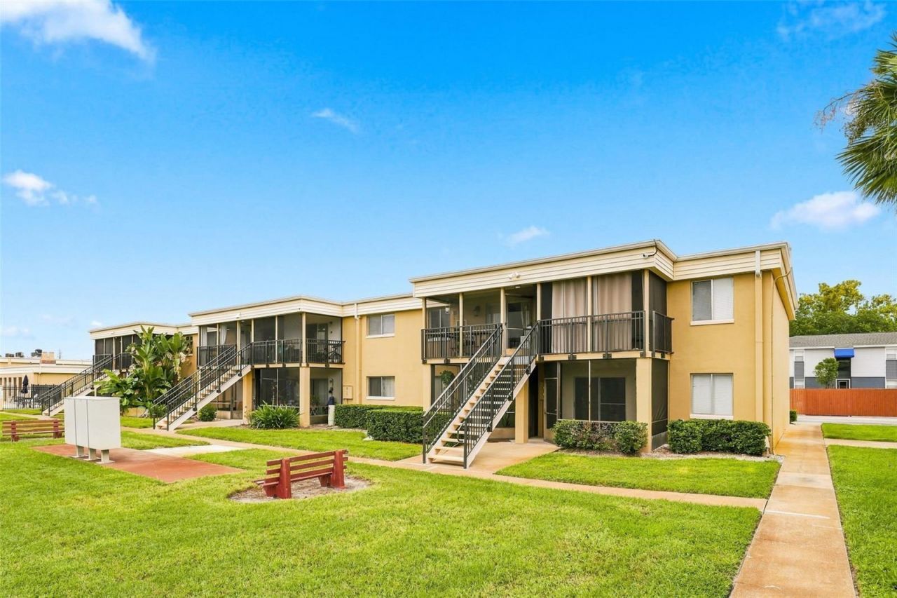 1000 Lake Of The Woods Boulevard , Unit B202, Fern Park, FL 32730 Photo