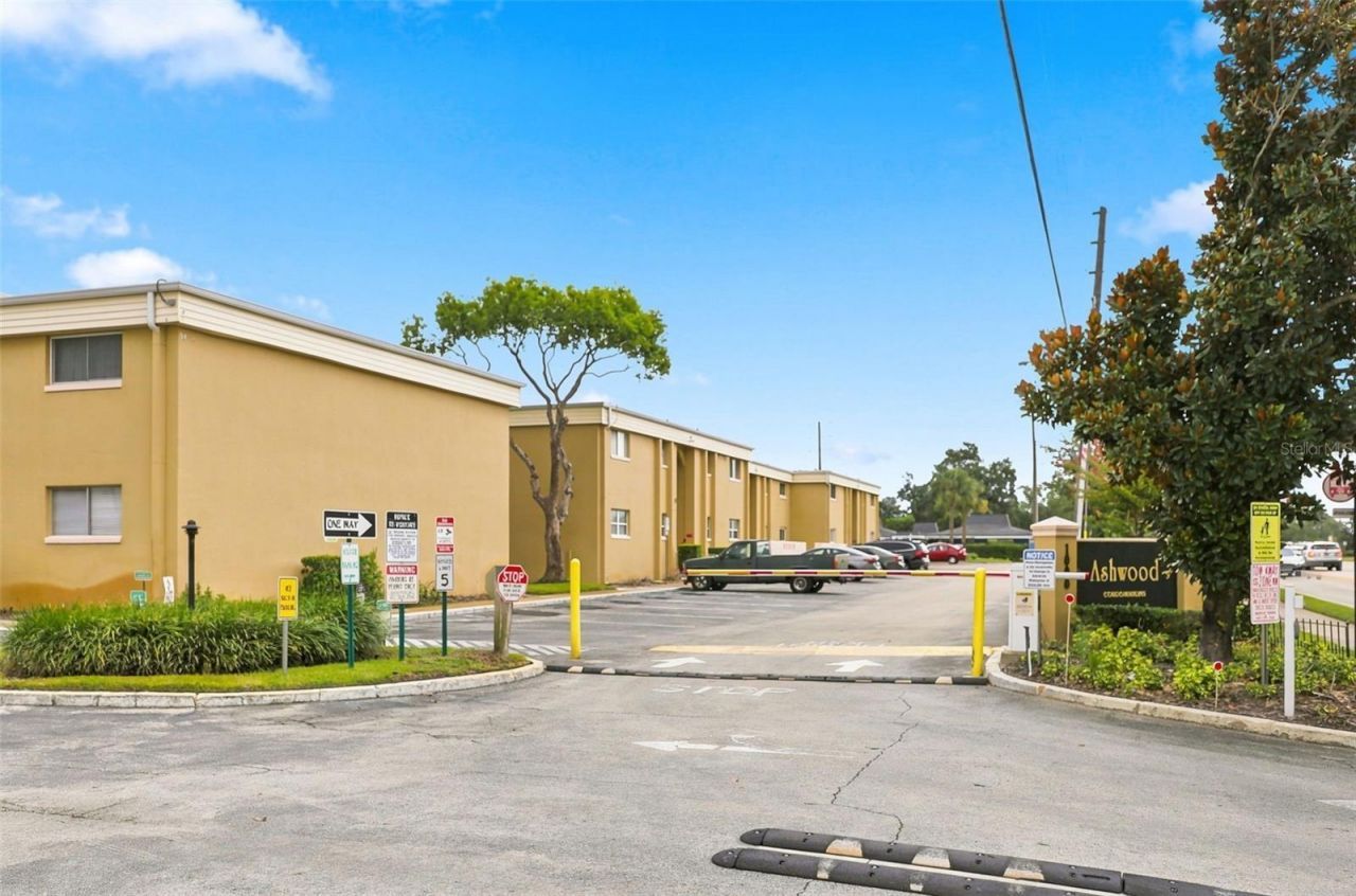 1000 Lake Of The Woods Boulevard , Unit B202, Fern Park, FL 32730 Photo