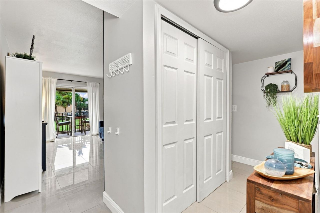 1000 Lake Of The Woods Boulevard , Unit B202, Fern Park, FL 32730 Photo