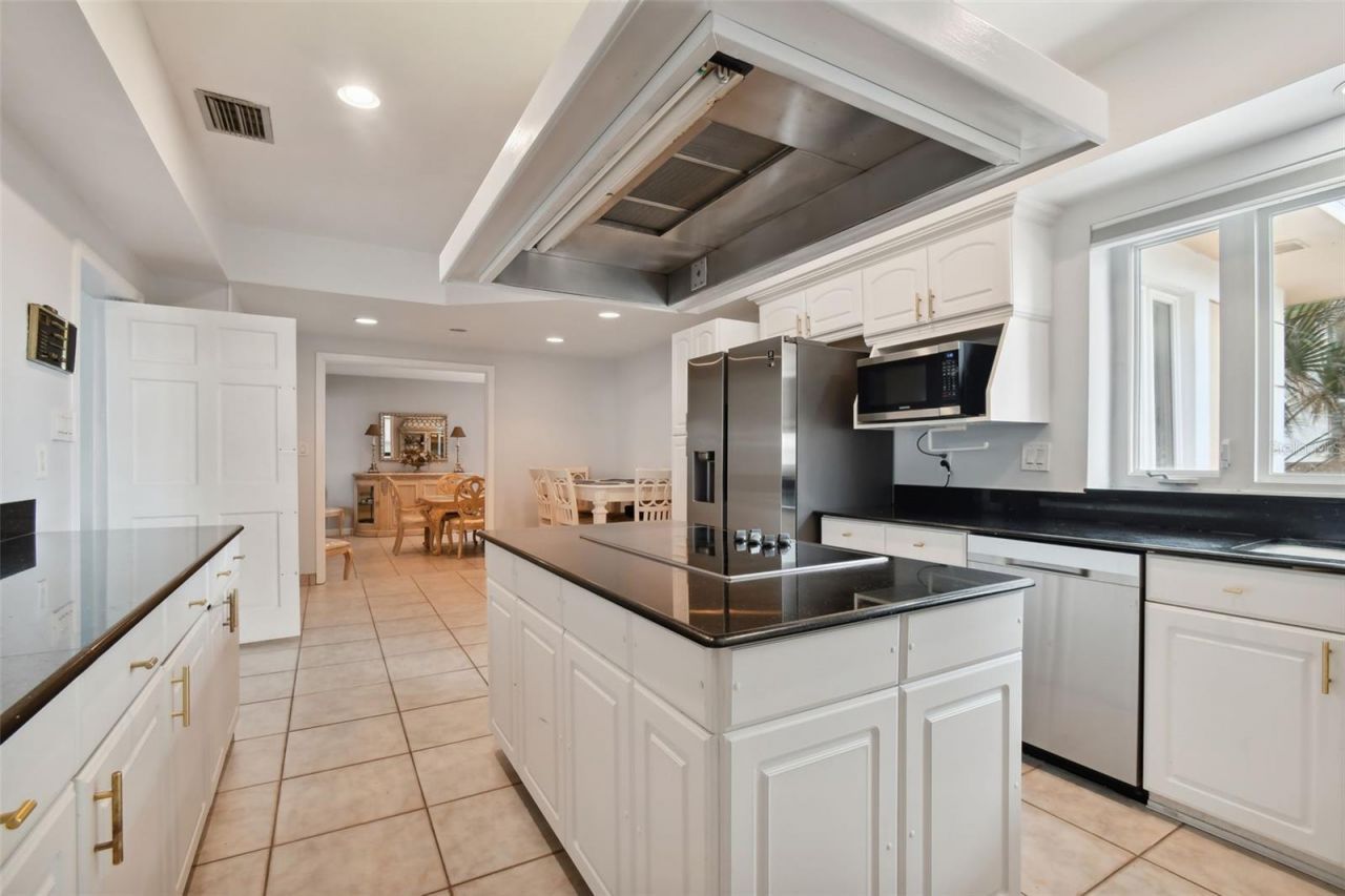 1520 Gulf Boulevard, Belleair Beach, FL 33786 Photo