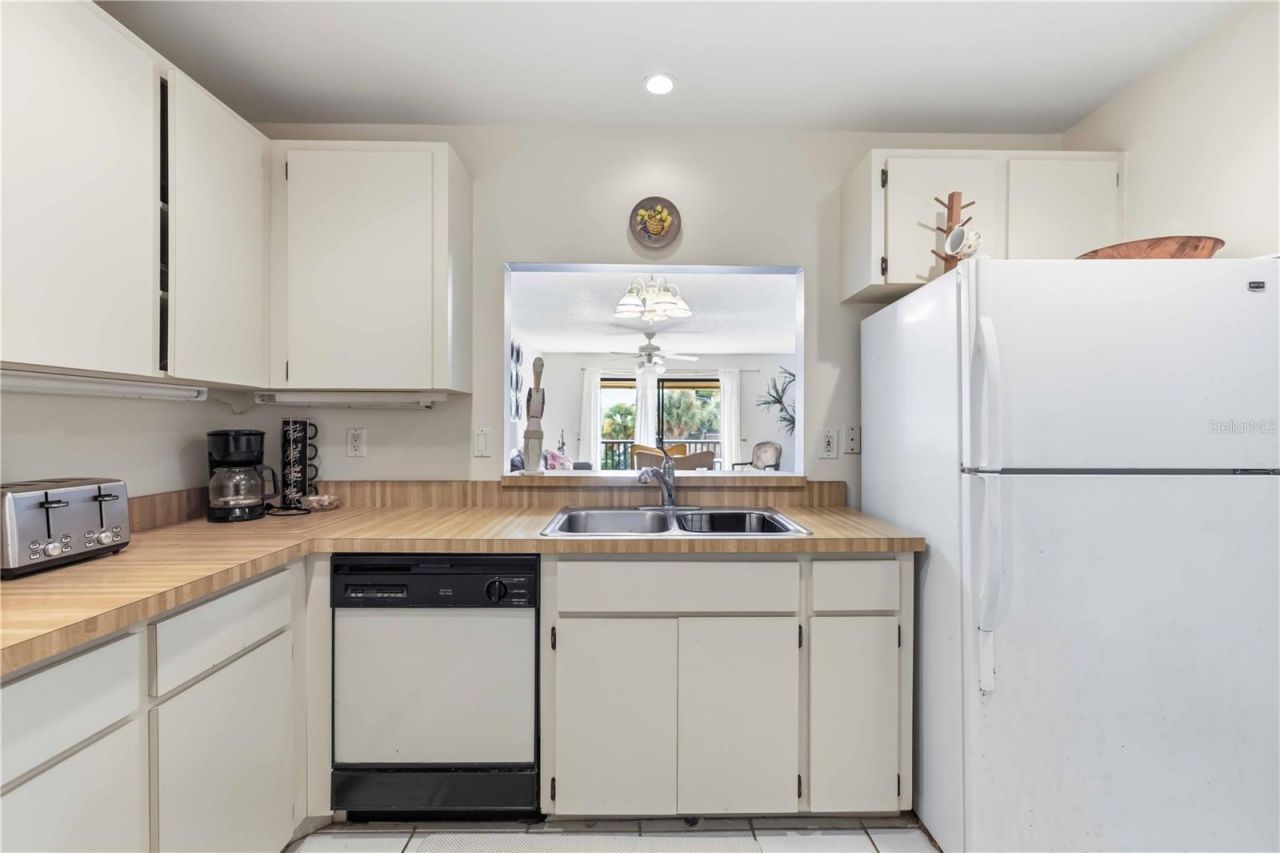 9034 Midnight Pass Road, Unit 6, Sarasota, FL 34242 Photo