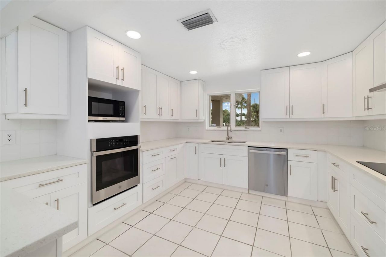 708 Garfield Drive, Sarasota, FL 34236 Photo