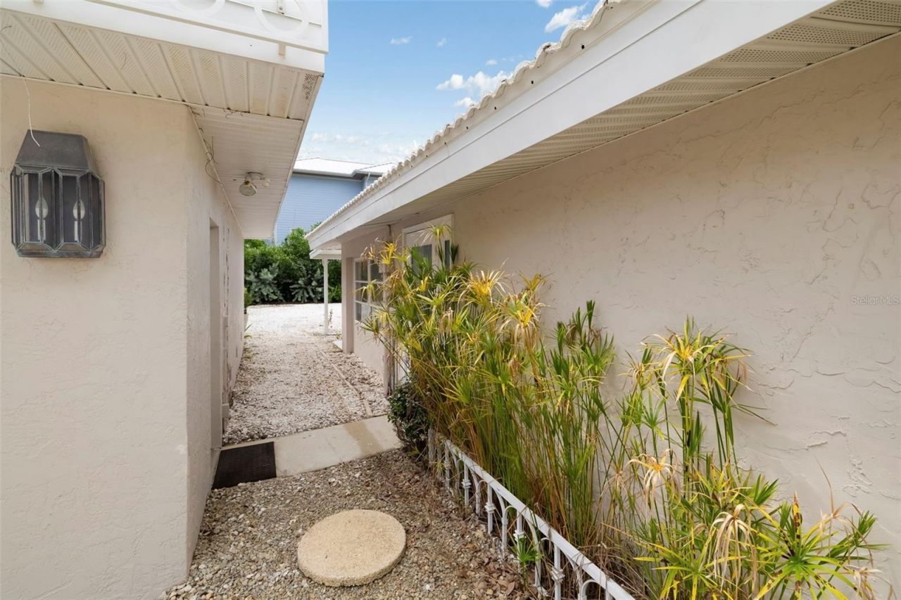 708 Garfield Drive, Sarasota, FL 34236 Photo