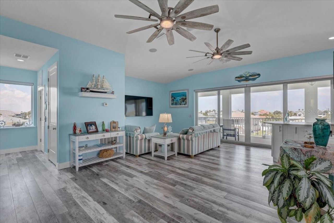 4389 5th Isle Drive, Hernando Beach, FL 34607 Photo