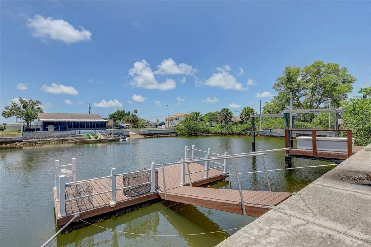 4389 5th Isle Drive, Hernando Beach, FL 34607 Photo