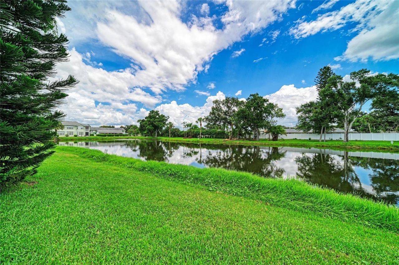 7488 Eleanor Circle, Sarasota, FL 34243 Photo