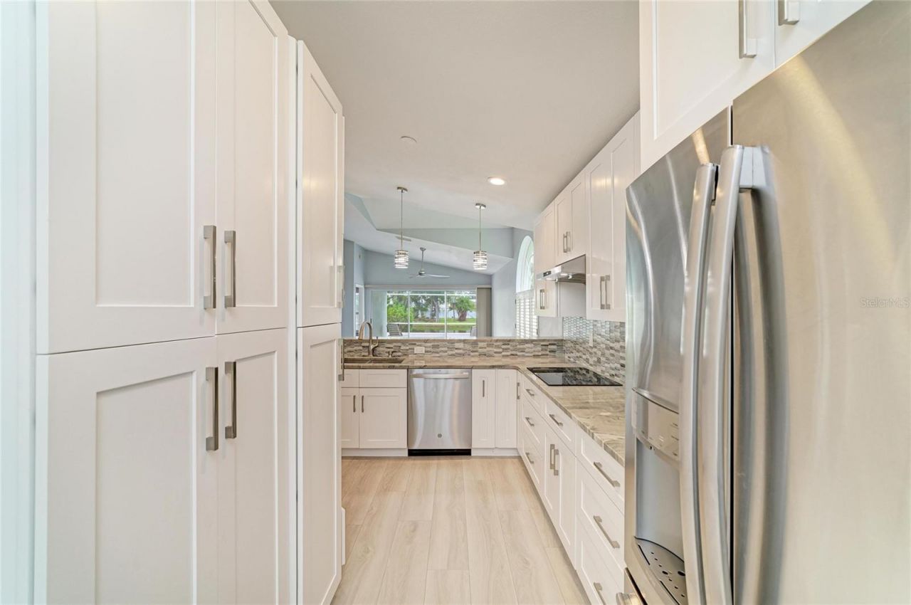 7488 Eleanor Circle, Sarasota, FL 34243 Photo