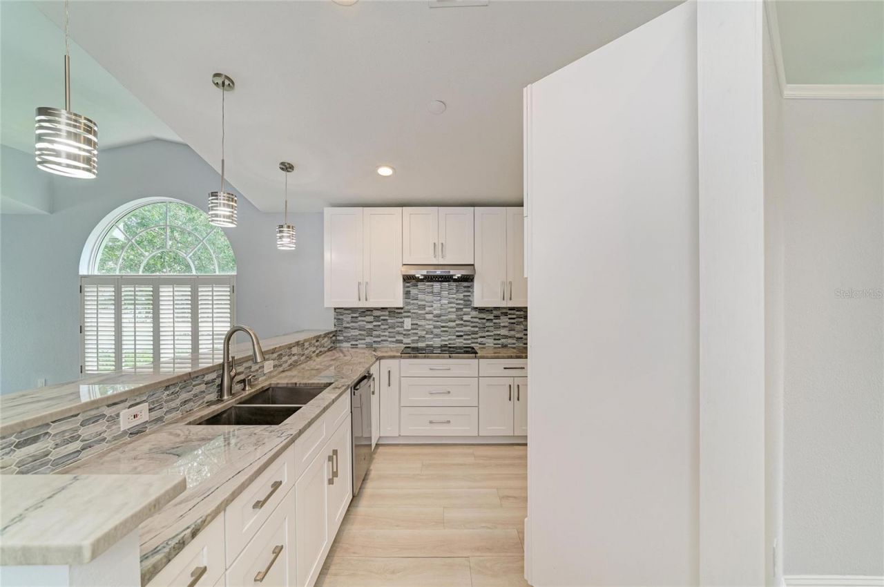 7488 Eleanor Circle, Sarasota, FL 34243 Photo