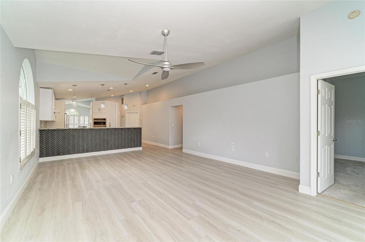 7488 Eleanor Circle, Sarasota, FL 34243 Photo