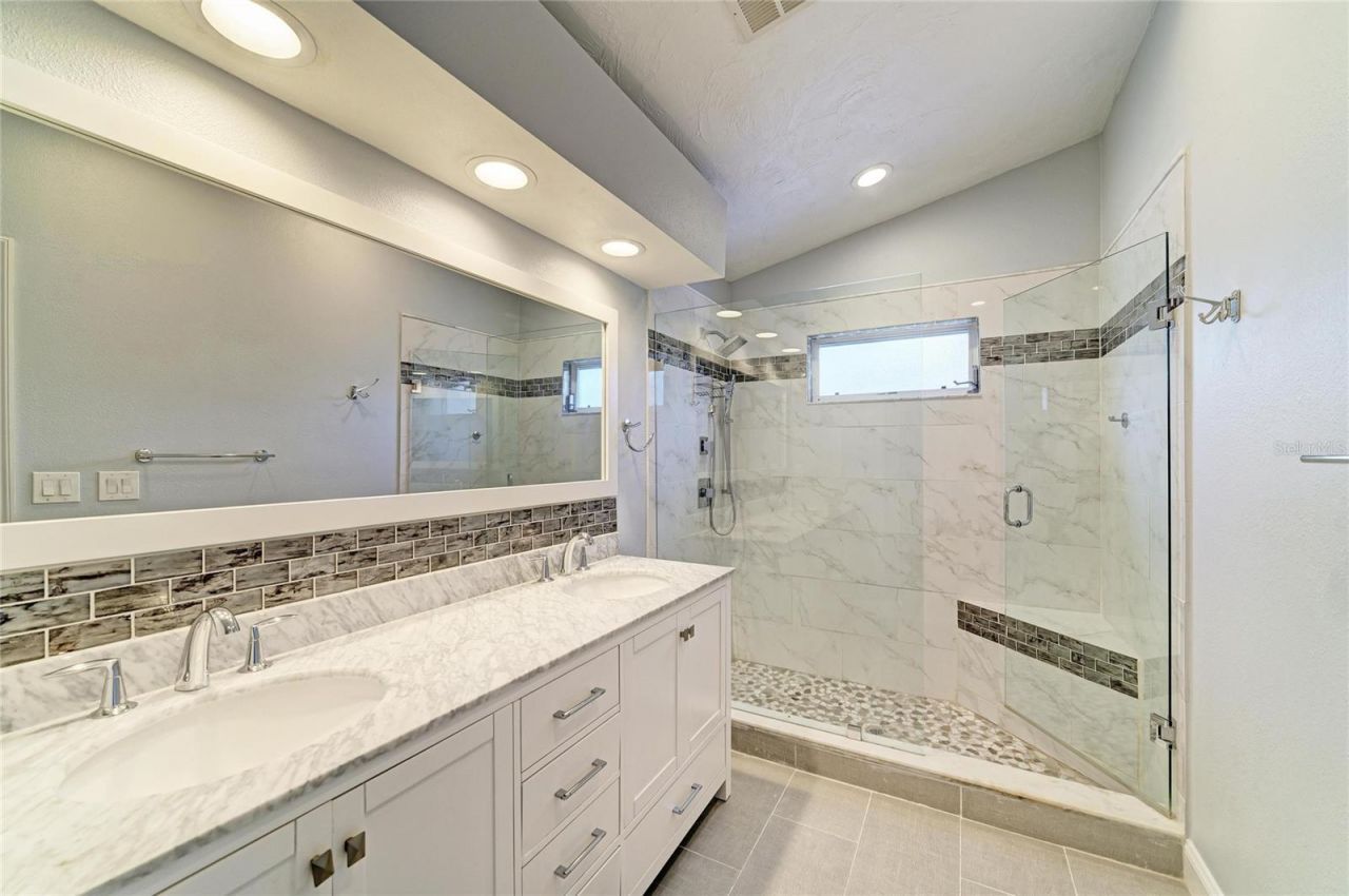 7488 Eleanor Circle, Sarasota, FL 34243 Photo