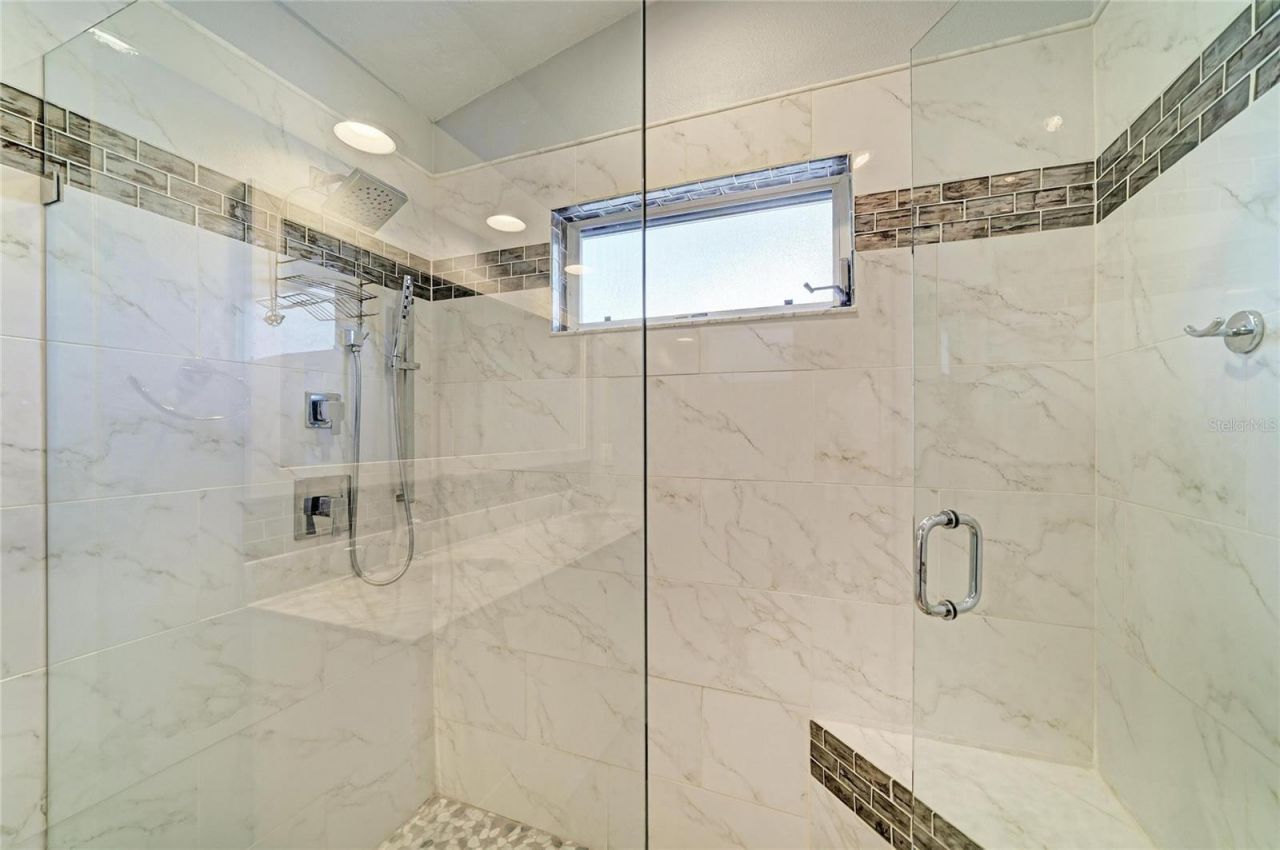 7488 Eleanor Circle, Sarasota, FL 34243 Photo