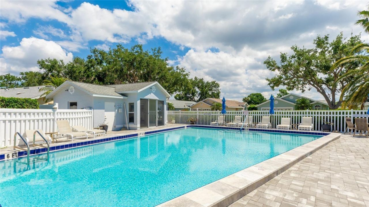 7488 Eleanor Circle, Sarasota, FL 34243 Photo