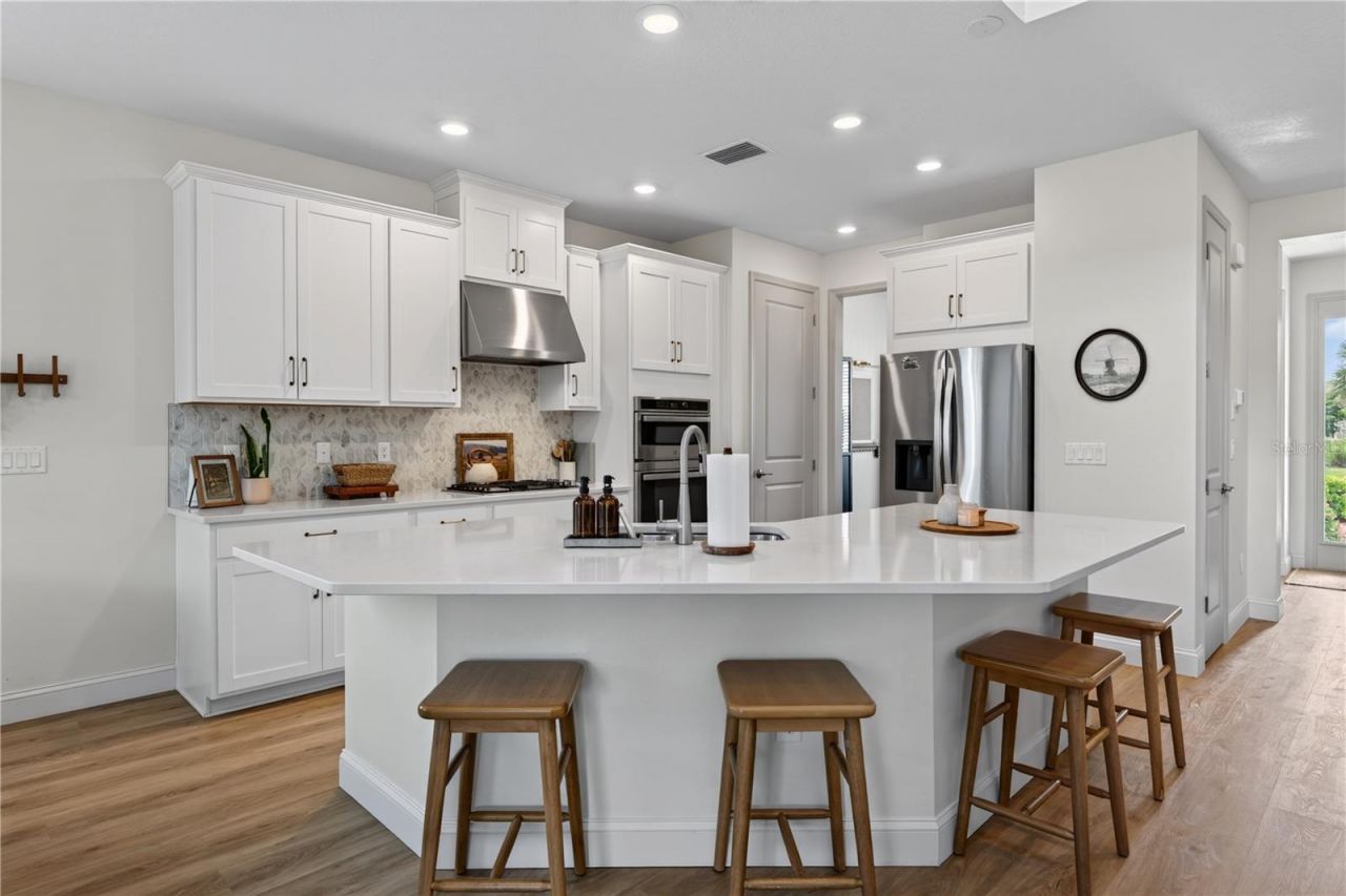 9284 Tequila Sunrise Drive, Sarasota, FL 34241 Photo