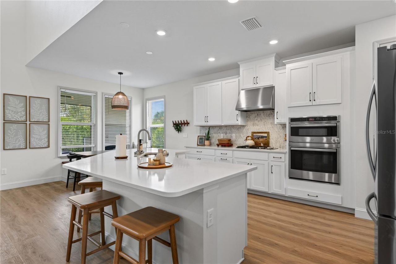 9284 Tequila Sunrise Drive, Sarasota, FL 34241 Photo