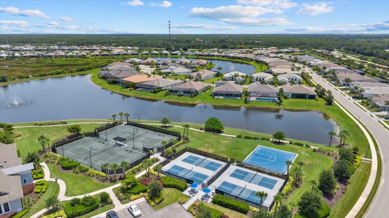 8129 Nevis Run, Lakewood Ranch, FL 34202 Photo