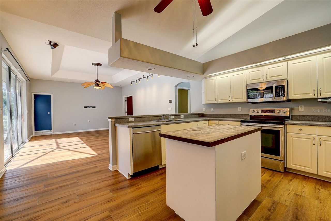 143 Mill Run E, Bradenton, FL 34212 Photo