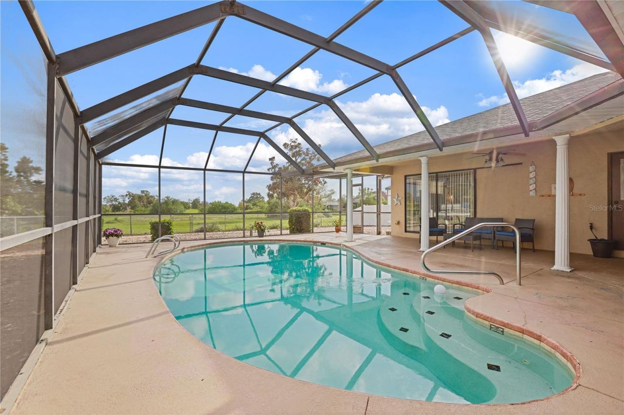 756 Flamingo Drive, Apollo Beach, FL 33572 Photo