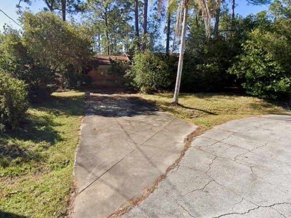5 LAREDO PLACE , PALM COAST, FL 32137