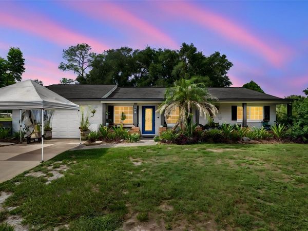 22 FAIRWAY DRIVE , EUSTIS, FL 32726