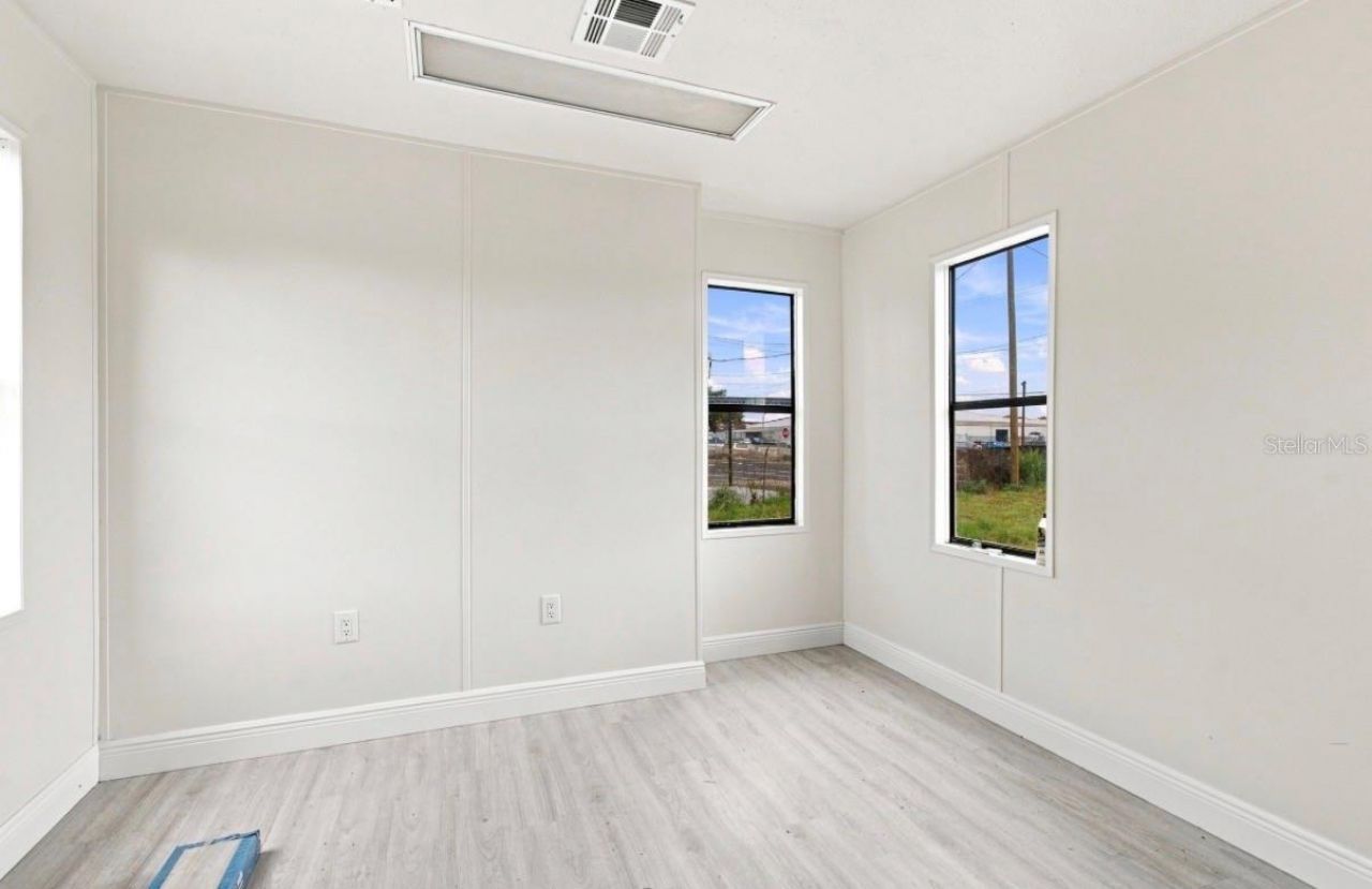4946 E Hillsborough Avenue , Tampa, FL 33610 Photo
