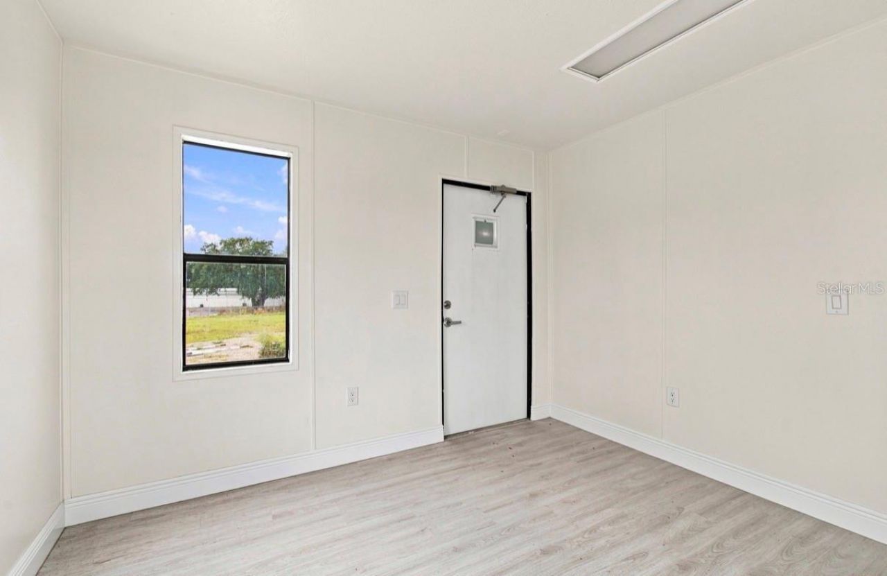 4946 E Hillsborough Avenue , Tampa, FL 33610 Photo
