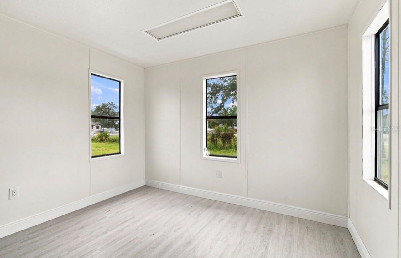 4946 E Hillsborough Avenue , Tampa, FL 33610 Photo