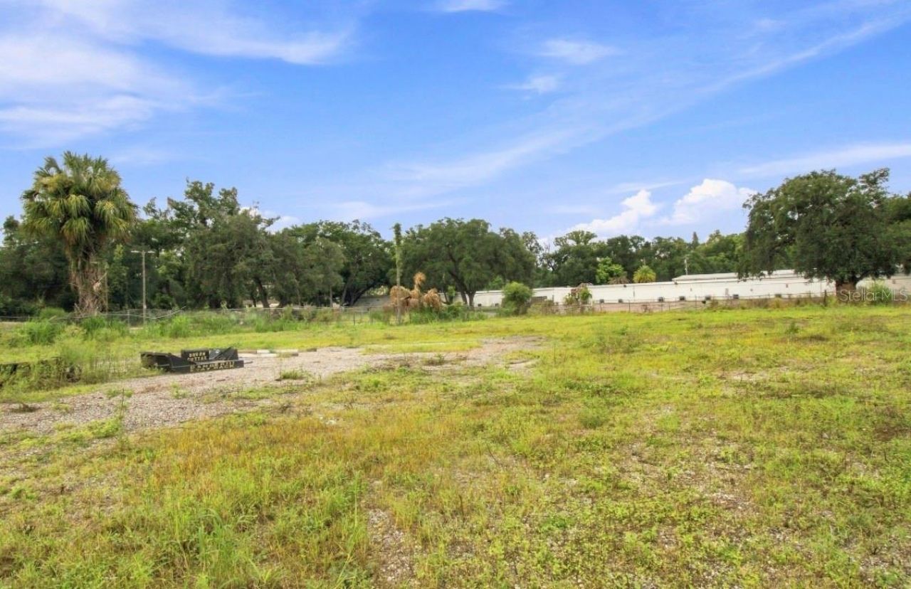 4946 E Hillsborough Avenue , Tampa, FL 33610 Photo