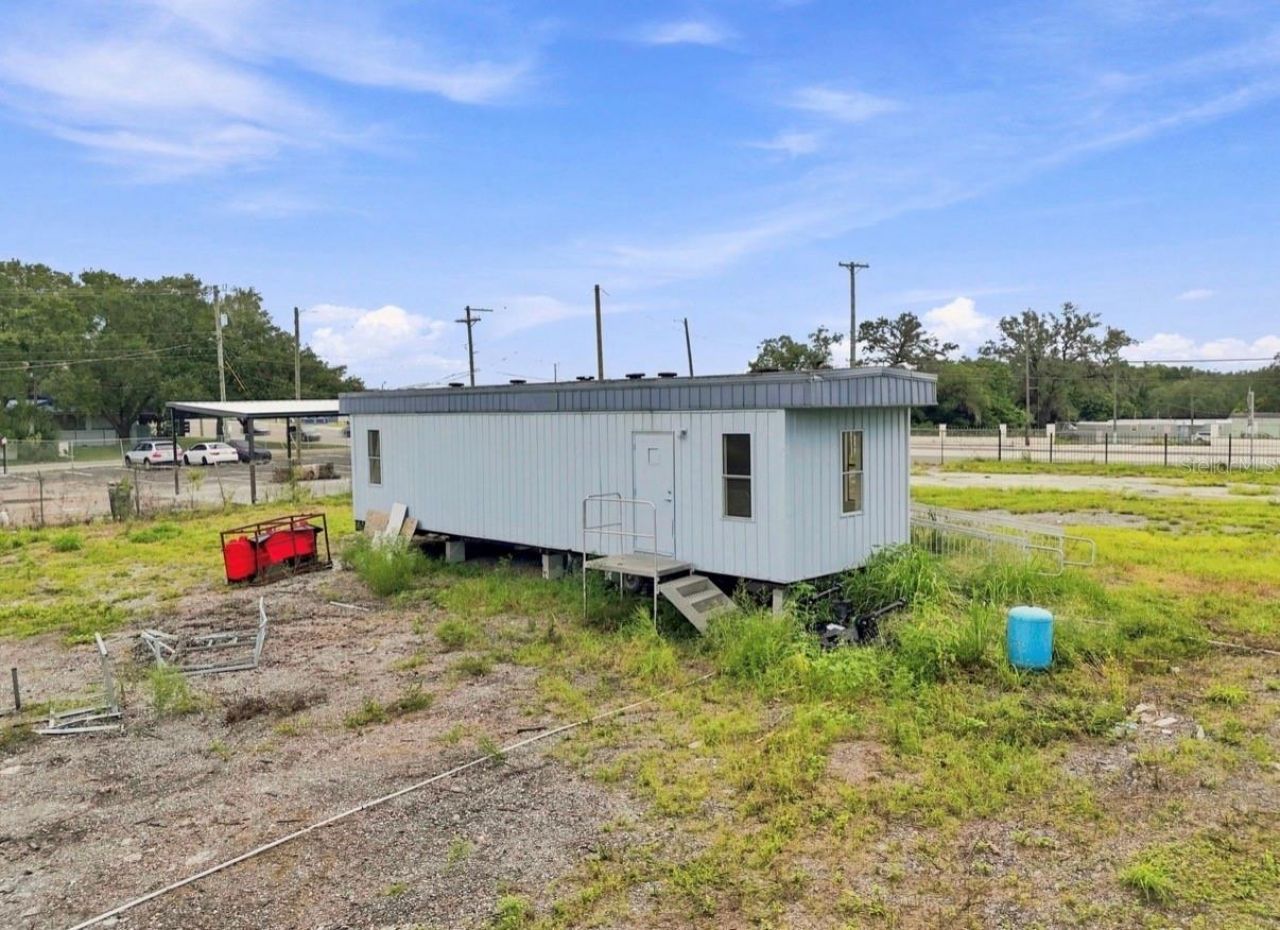 4946 E Hillsborough Avenue , Tampa, FL 33610 Photo