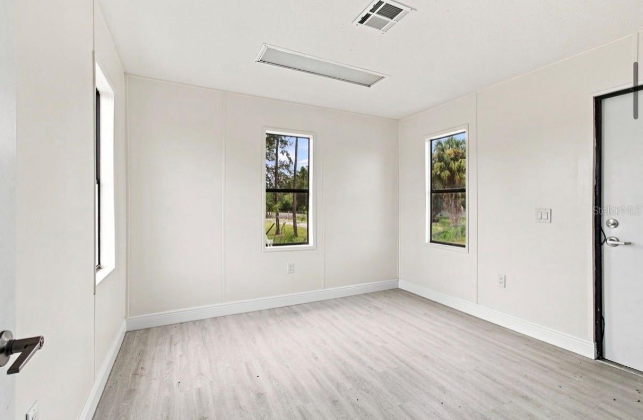 4946 E Hillsborough Avenue , Tampa, FL 33610 Photo
