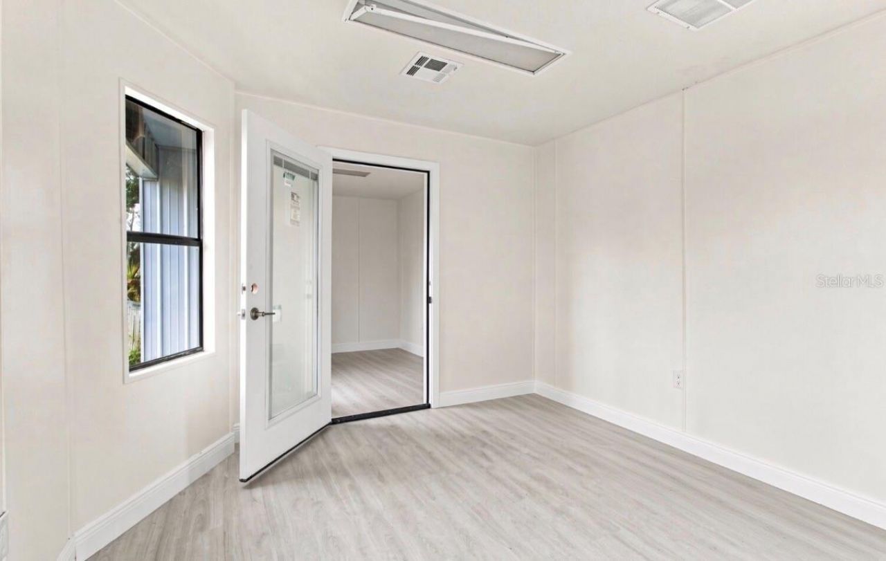 4946 E Hillsborough Avenue , Tampa, FL 33610 Photo