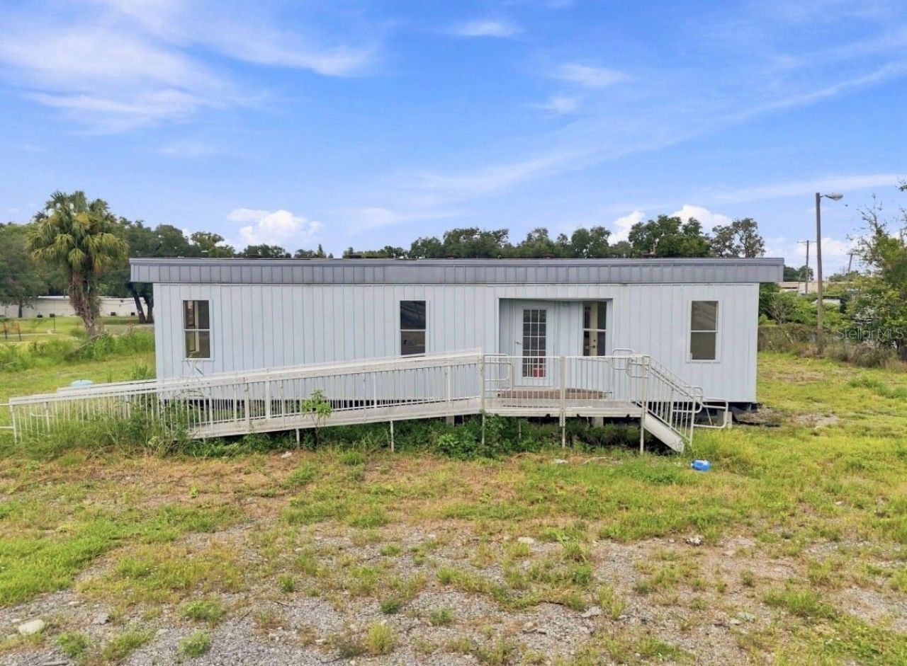 4946 E Hillsborough Avenue , Tampa, FL 33610 Photo