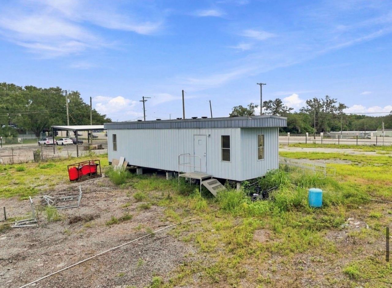 4946 E Hillsborough Avenue , Tampa, FL 33610 Photo