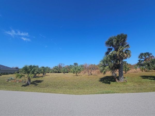 15905 VISCOUNT CIRCLE , PORT CHARLOTTE, FL 33981
