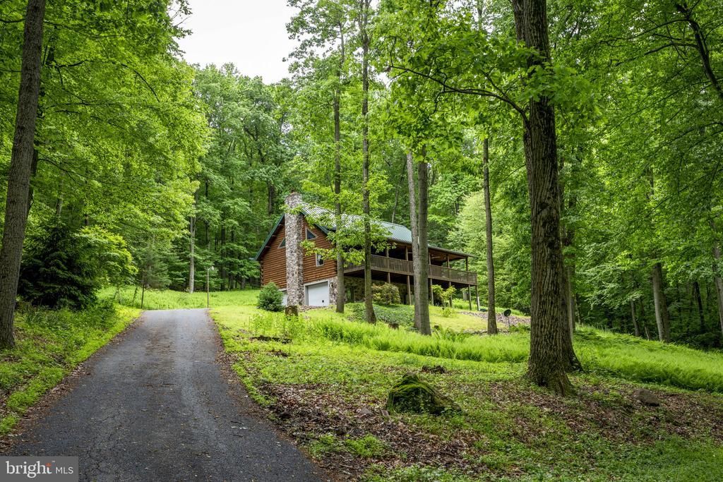 210 RESH ROAD , REINHOLDS, PA 17569