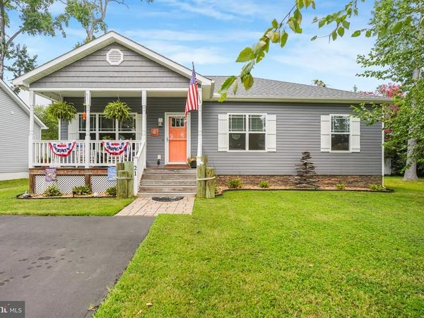 21 10TH STREET, COLONIAL BEACH, VA 22443