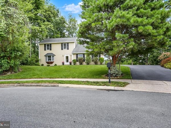 805 LEEDS COURT, HARRISBURG, PA 17112