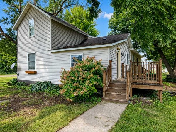 212 W Grant Street , Ceylon, MN 56121