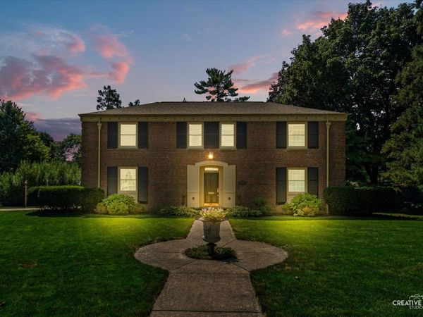 1434 W Downer Place, Aurora, IL 60506