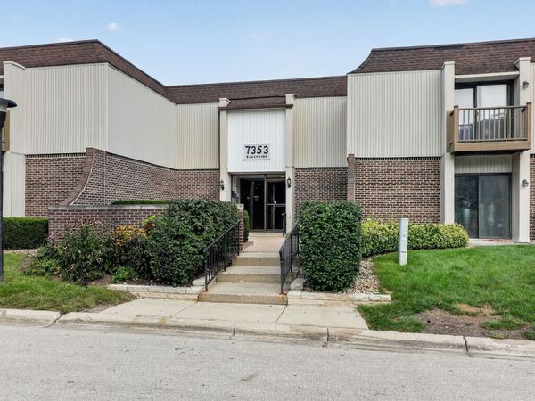 7353 Blackburn Avenue, Unit K106, Downers Grove, IL 60516