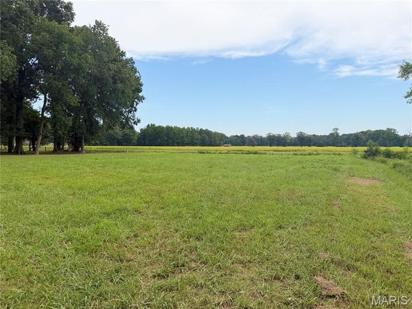 E Side Hampton Court , Poplar Bluff, MO 63901