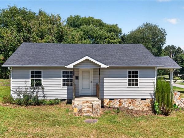 1623 E Meadow Road, Eden, NC 27288
