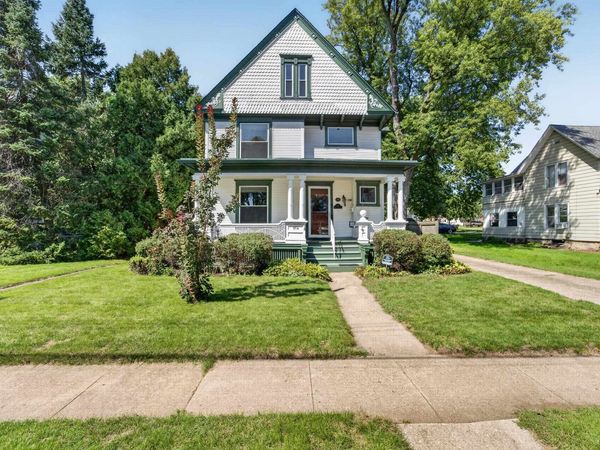 954 Bluff Street, Beloit, WI 53511