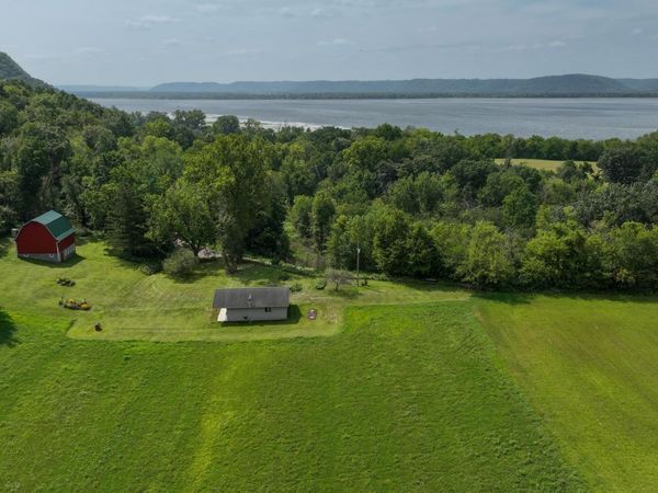 W1486 Spring Coulee Road, Genoa, WI 54632