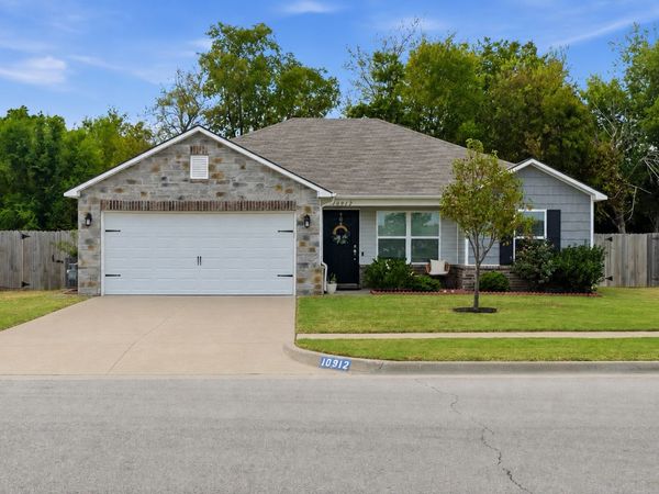 10912 N 100th East Avenue , Owasso, OK 74055