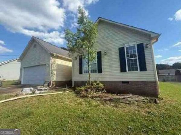 1504 Rockview Circle, Weaver, AL 36277