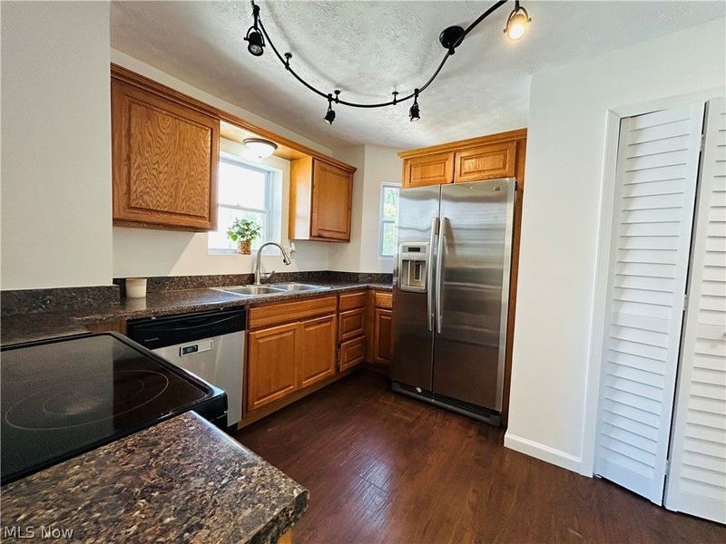 10117 Chesterfield Drive, Parma Heights, OH 44130 Photo 10