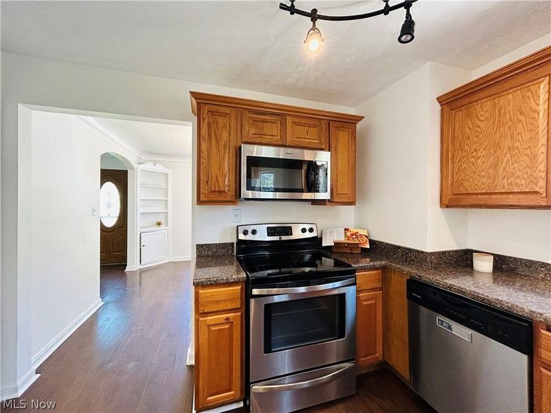 10117 Chesterfield Drive, Parma Heights, OH 44130 Photo 11